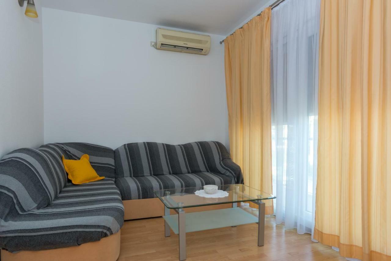 Apartments Pericic โปดสตรานา ภายนอก รูปภาพ