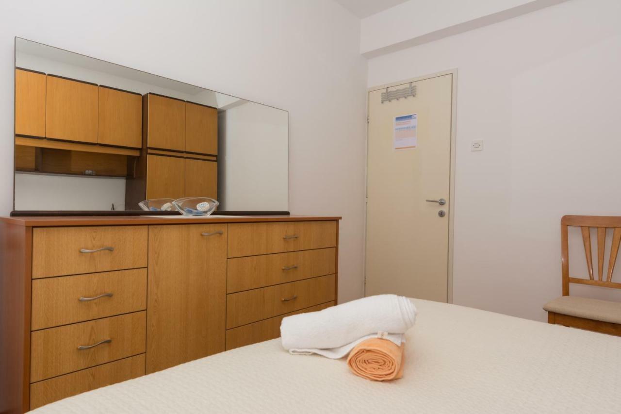 Apartments Pericic โปดสตรานา ภายนอก รูปภาพ