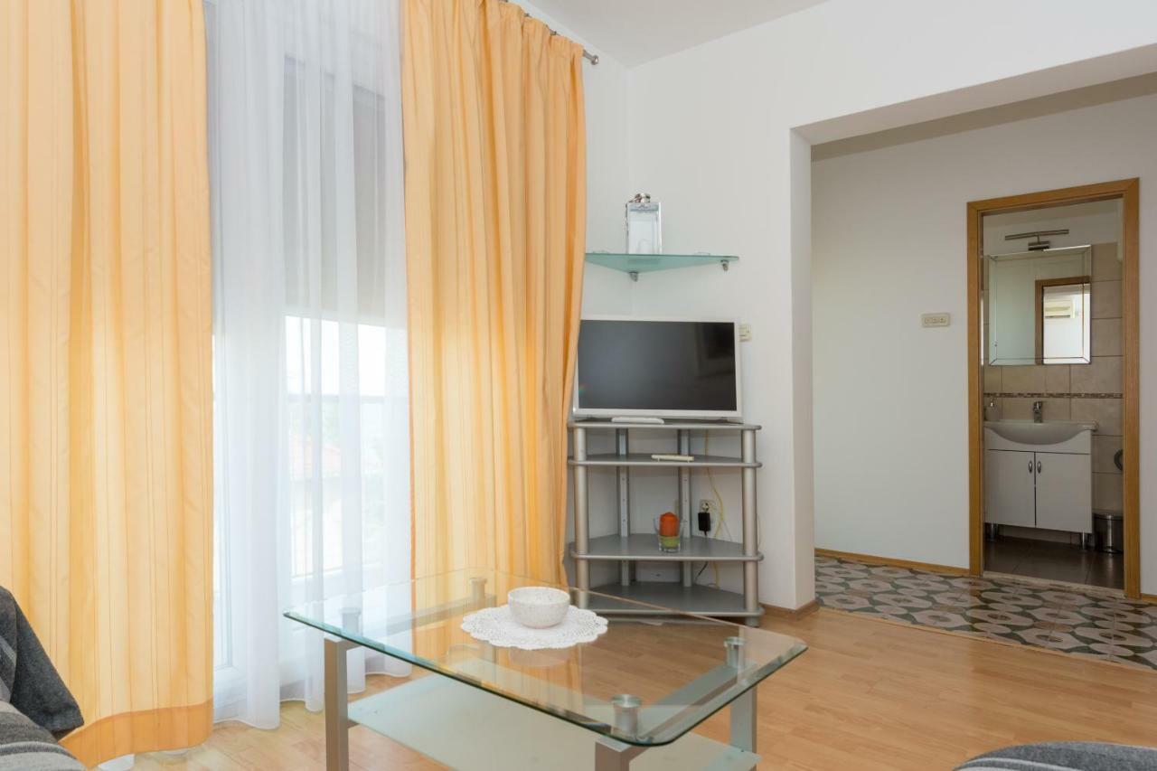 Apartments Pericic โปดสตรานา ภายนอก รูปภาพ